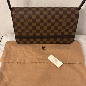 Louis Vuitton damier Ebene bag Great condition